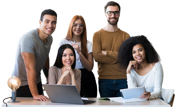 Equipo de creadores y profesionales de marketing reunidos.